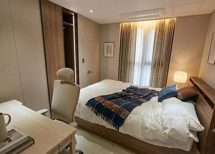 Walking Distance To Coex, 3 Mins From Seolleung Station, Mkhouse2 Seul